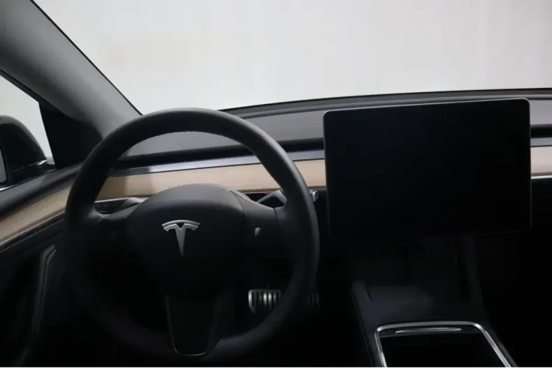 Tesla Model Y din 2023 cu 41.000 km - oferta TES156356 - foto 9