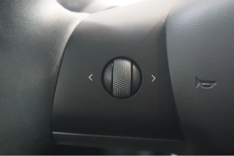 Tesla Model Y din 2023 cu 41.000 km - oferta TES156356 - foto 18