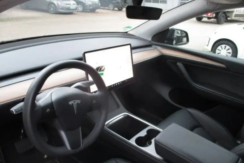 Tesla Model Y din 2023 cu 31.883 km - oferta TES156357 - foto 18