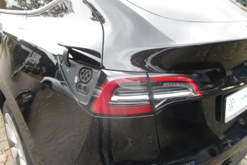 Tesla Model Y din 2023 cu 31.883 km - oferta TES156357 - foto 24