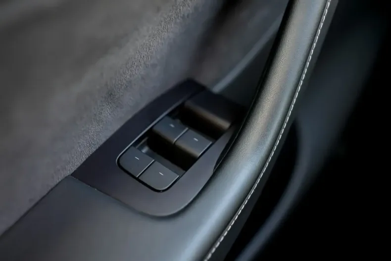 Tesla Model Y din 2022 cu 45.402 km - oferta TES156359 - foto 22