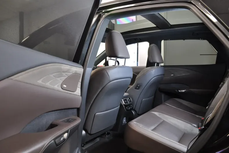 Lexus RX 350 din 2023 cu 43.544 km - oferta LEX156360 - foto 9