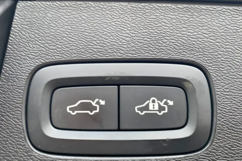 Volvo XC60 din 2021 cu 78.416 km - oferta VOL156363 - foto 19