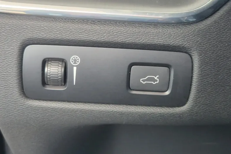 Volvo XC60 din 2021 cu 91.595 km - oferta VOL156366 - foto 27