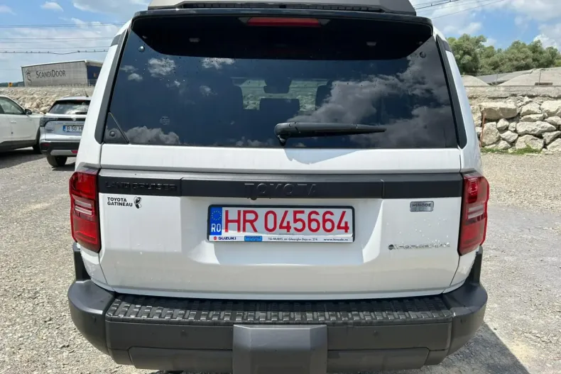 Toyota Land Cruiser din 2024 cu 10.500 km - oferta TOY156370 - foto 10