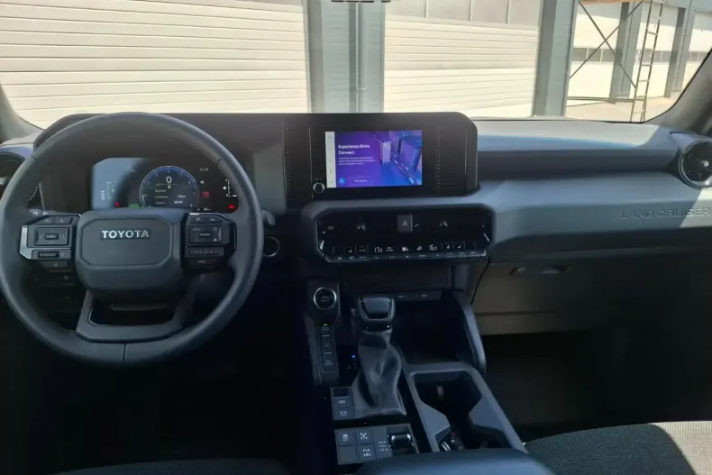 Toyota Land Cruiser din 2024 cu 10.500 km - oferta TOY156370 - foto 13