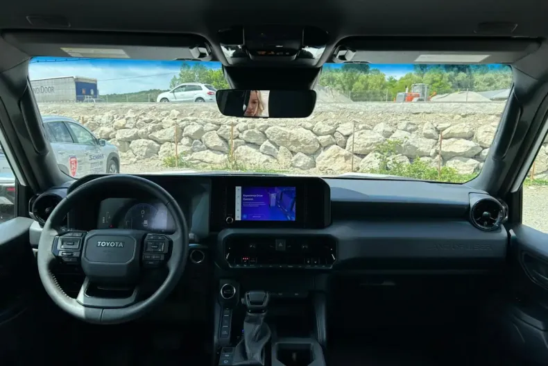 Toyota Land Cruiser din 2024 cu 10.500 km - oferta TOY156370 - foto 14