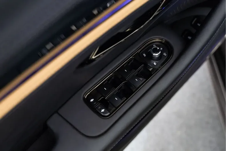 Bentley Flying Spur din 2024 cu 4.200 km - oferta BEN156372 - foto 20