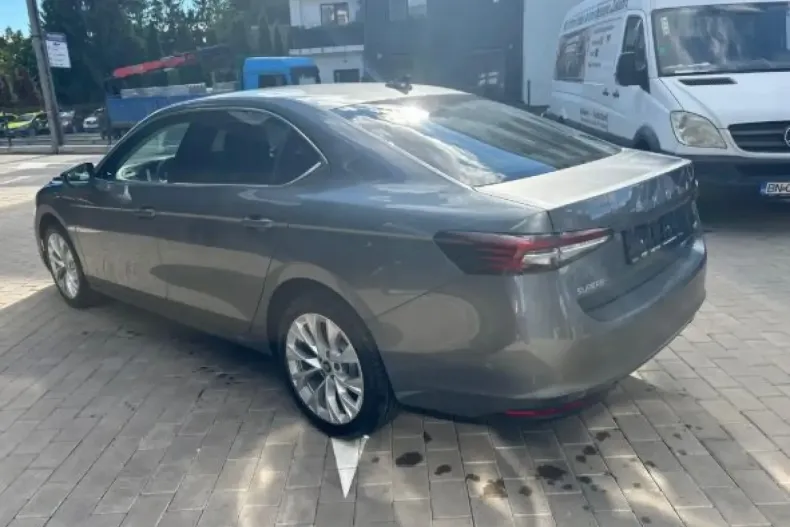 Skoda Superb din 2025 cu 5 km - oferta SKO156377 - foto 5