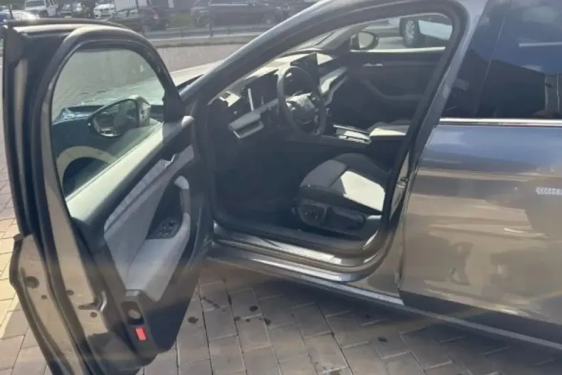 Skoda Superb din 2025 cu 5 km - oferta SKO156377 - foto 10