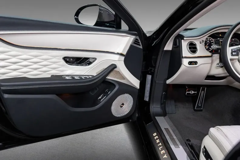Bentley Flying Spur din 2024 cu 17.750 km - oferta BEN156384 - foto 11
