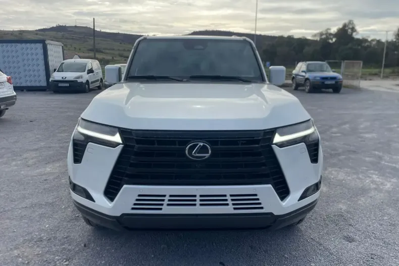 Lexus GX 550 din 2024 cu 1.500 km - oferta LEX156385 - foto 2