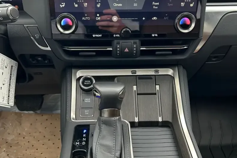 Lexus GX 550 din 2024 cu 1.500 km - oferta LEX156385 - foto 18