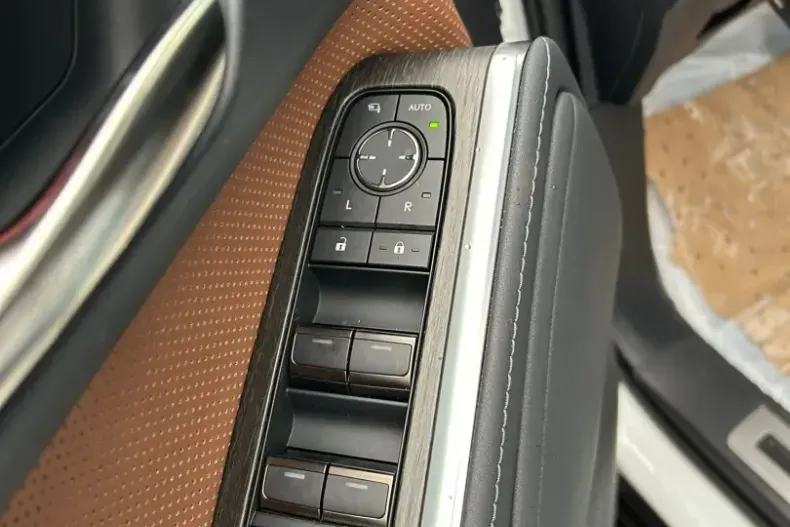 Lexus GX 550 din 2024 cu 1.500 km - oferta LEX156385 - foto 28