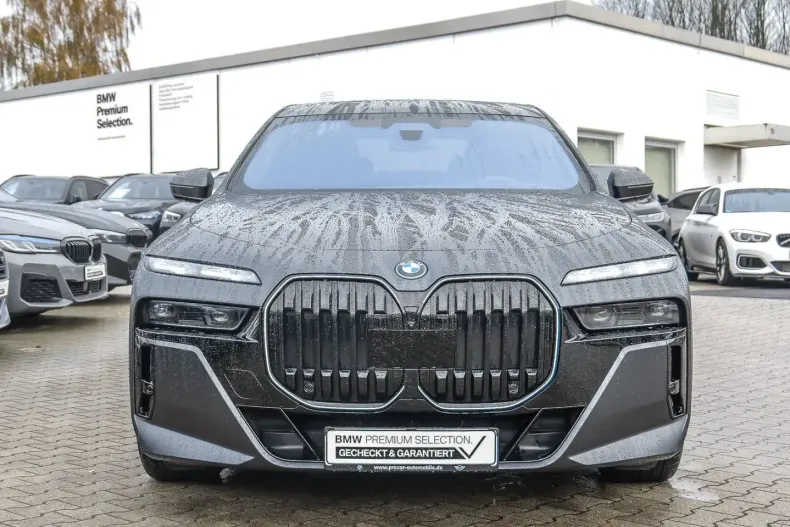 BMW 750 din 2024 cu 44.878 km - oferta BMW156387 - foto 1