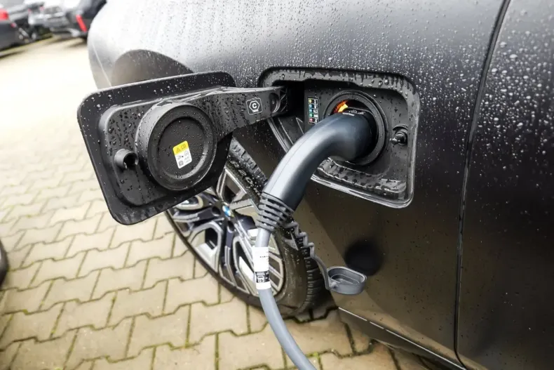 BMW 750 din 2024 cu 44.878 km - oferta BMW156387 - foto 23