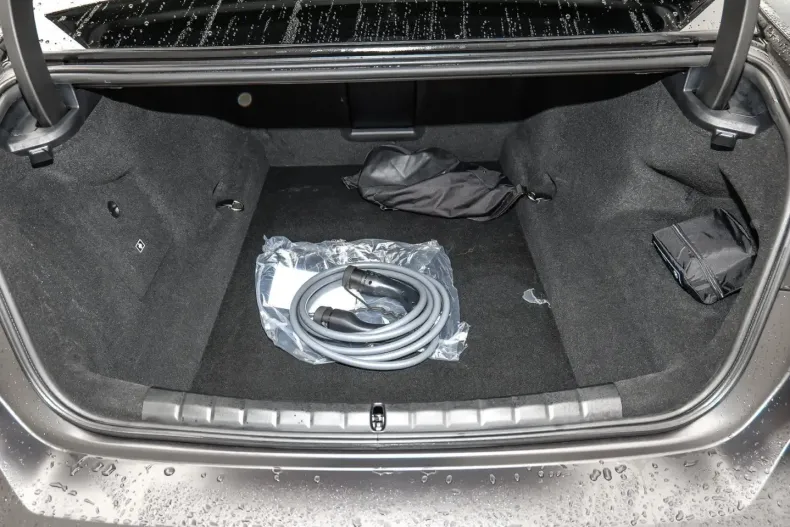 BMW 750 din 2024 cu 44.878 km - oferta BMW156387 - foto 24