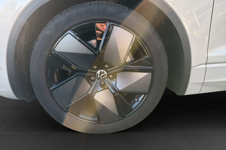 Volkswagen Touareg din 2024 cu 27.868 km - oferta VOL156389 - foto 6