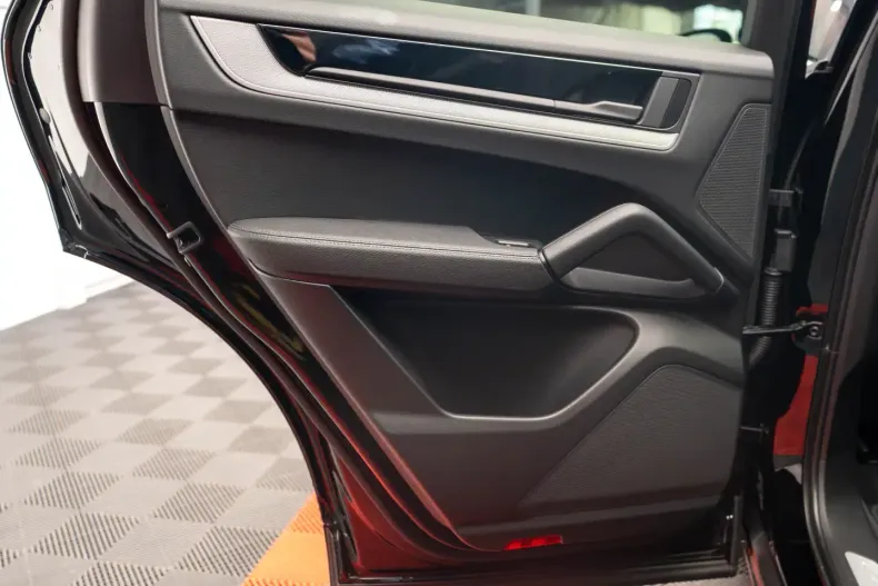 Porsche Cayenne din 2023 cu 12.500 km - oferta POR156405 - foto 25