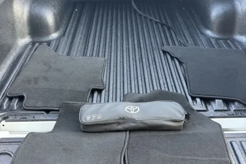 Toyota Hilux din 2023 cu 53.800 km - oferta TOY156462 - foto 8