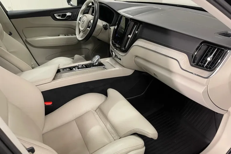 Volvo XC60 din 2020 cu 118.426 km - oferta VOL156482 - foto 10