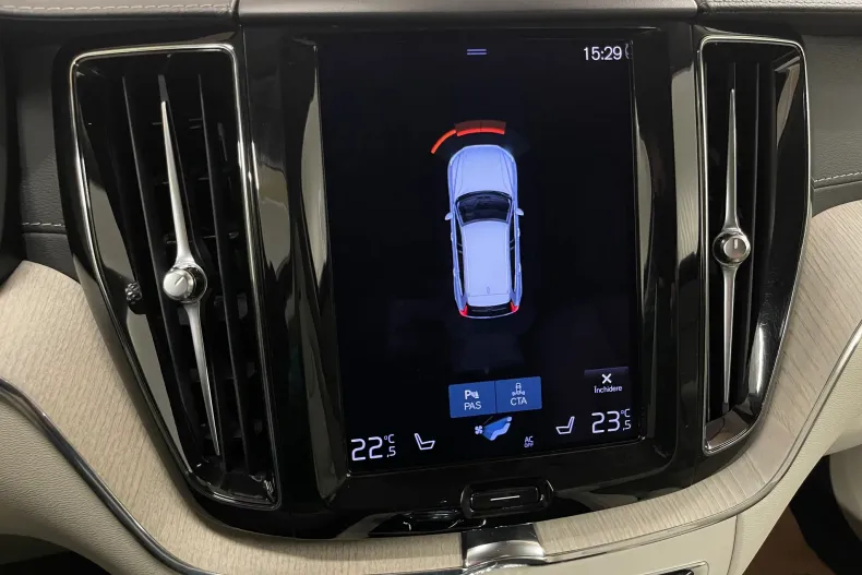 Volvo XC60 din 2020 cu 118.426 km - oferta VOL156482 - foto 15