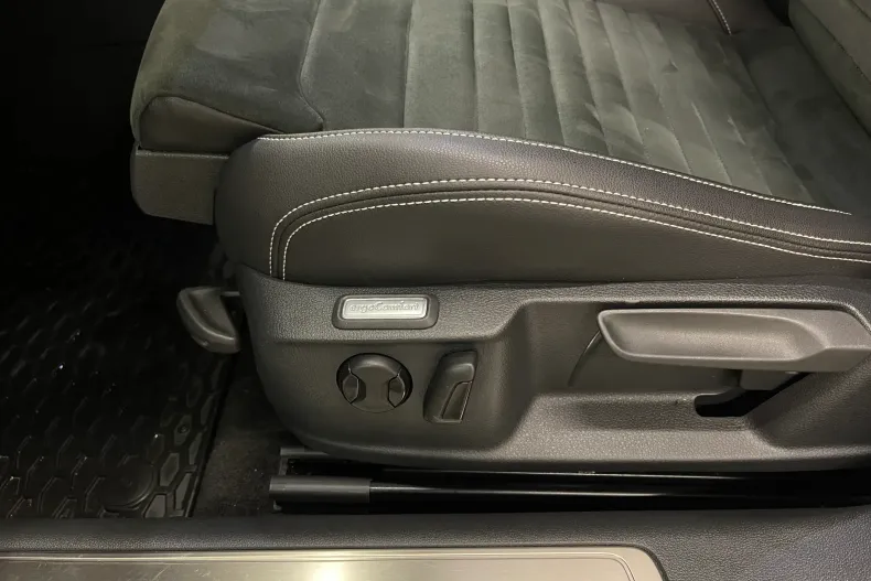 Volkswagen Passat din 2021 cu 93.462 km - oferta VOL156484 - foto 21