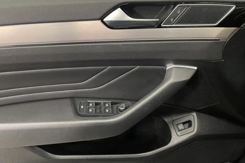 Volkswagen Passat din 2021 cu 93.462 km - oferta VOL156484 - foto 22