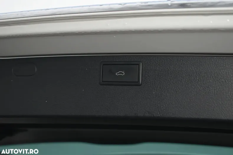 Volkswagen Multivan din 2021 cu 94.880 km - oferta VOL156492 - foto 11