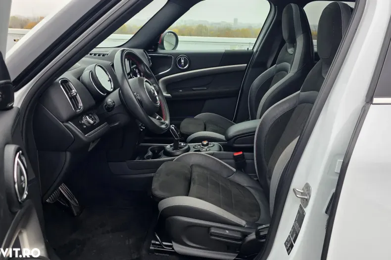 MINI John Cooper Works din 2019 cu 49.000 km - oferta MIN156501 - foto 8