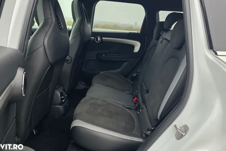 MINI John Cooper Works din 2019 cu 49.000 km - oferta MIN156501 - foto 9