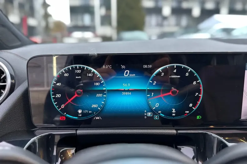 Mercedes-Benz GLA din 2021 cu 39.500 km - oferta MER156504 - foto 10