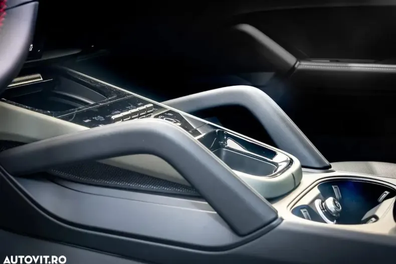 Porsche Cayenne Coupe din 2025 cu 8.900 km - oferta POR156520 - foto 27