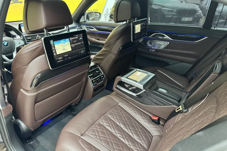 BMW Seria 7 din 2019 cu 119.000 km - oferta BMW156535 - foto 1