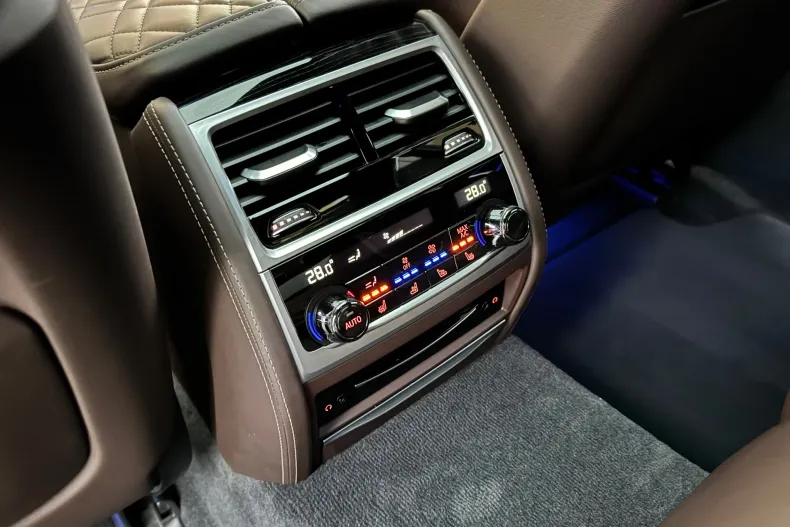 BMW Seria 7 din 2019 cu 119.000 km - oferta BMW156535 - foto 14