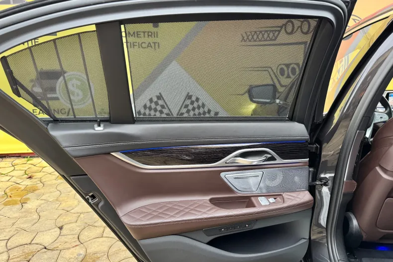 BMW Seria 7 din 2019 cu 119.000 km - oferta BMW156535 - foto 18