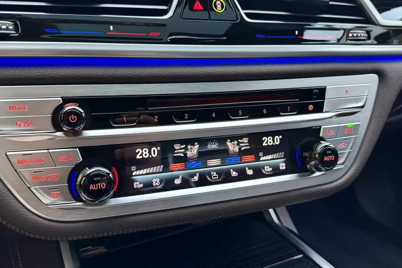 BMW Seria 7 din 2019 cu 119.000 km - oferta BMW156535 - foto 38