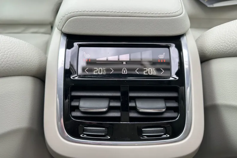 Volvo XC60 din 2023 cu 118.000 km - oferta VOL156546 - foto 22