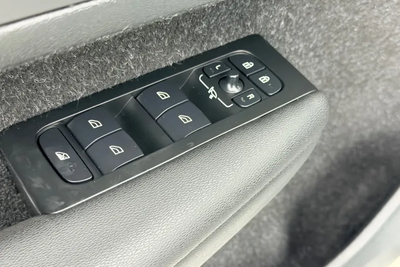 Volvo XC40 din 2021 cu 154.000 km - oferta VOL156549 - foto 9