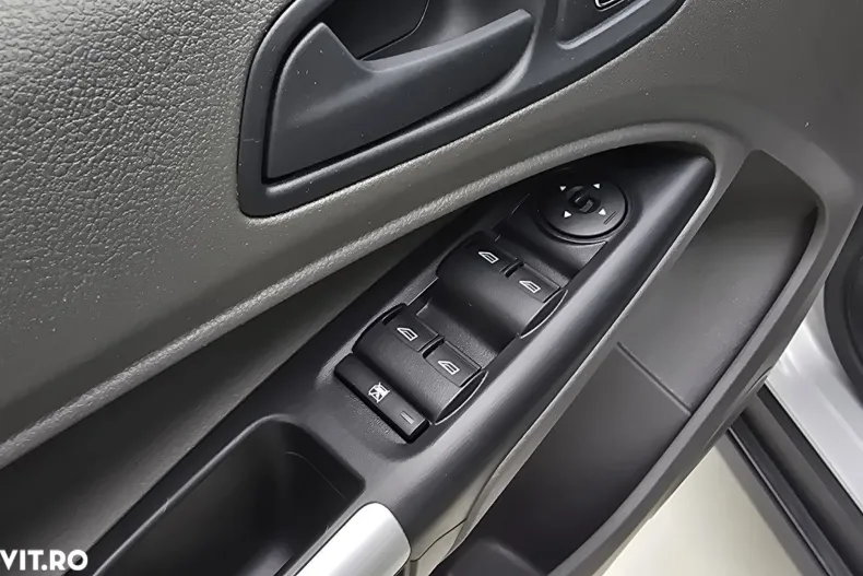 Ford Transit Connect din 2019 cu 106.608 km - oferta FOR156563 - foto 11