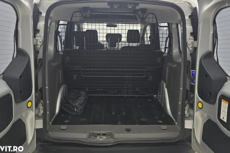 Ford Transit Connect din 2019 cu 106.608 km - oferta FOR156563 - foto 25