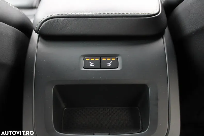 Volvo XC60 din 2020 cu 68.615 km - oferta VOL156564 - foto 13