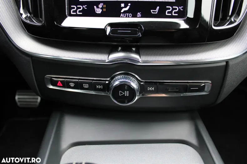 Volvo XC60 din 2020 cu 68.615 km - oferta VOL156564 - foto 20