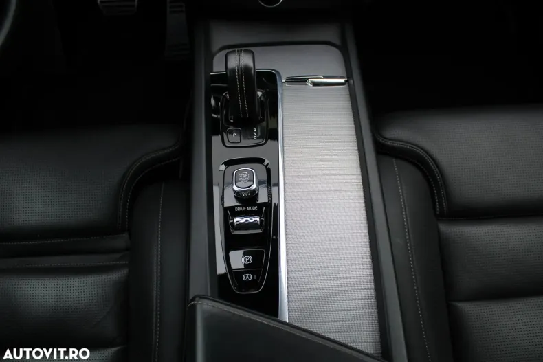 Volvo XC60 din 2020 cu 68.615 km - oferta VOL156564 - foto 21