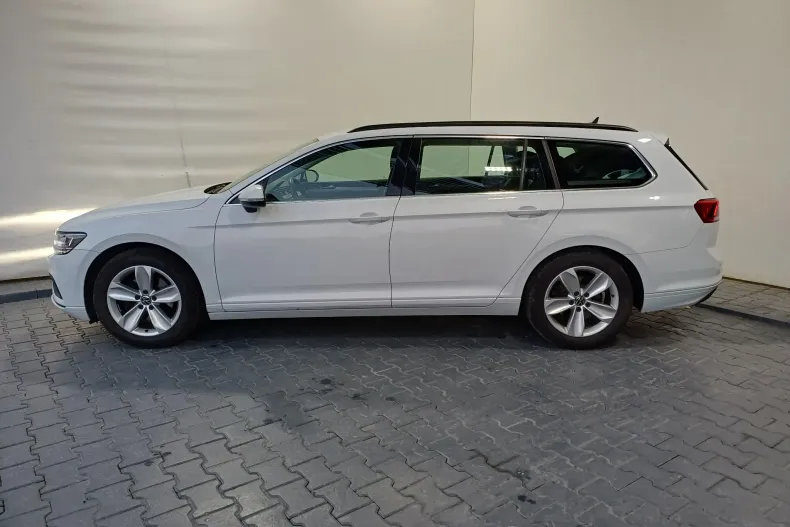 Volkswagen Passat din 2022 cu 130.581 km - oferta VOL156566 - foto 2