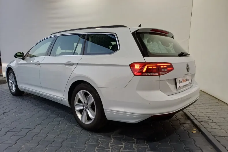 Volkswagen Passat din 2022 cu 130.581 km - oferta VOL156566 - foto 3