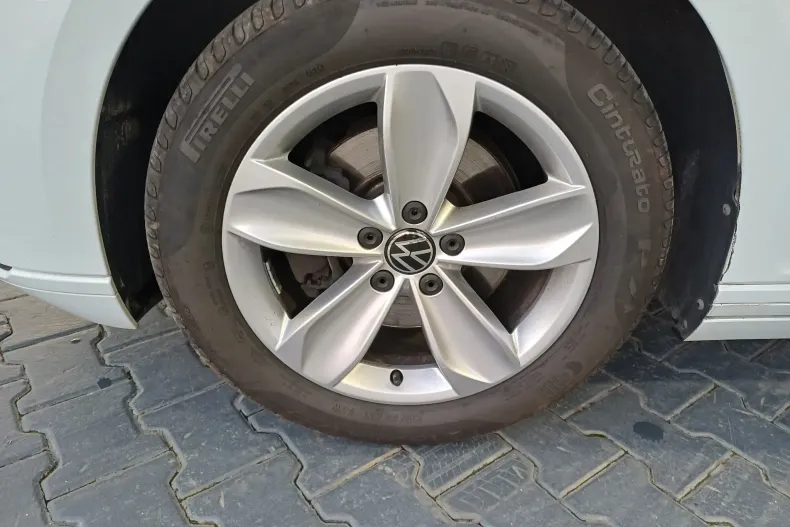 Volkswagen Passat din 2022 cu 130.581 km - oferta VOL156566 - foto 4