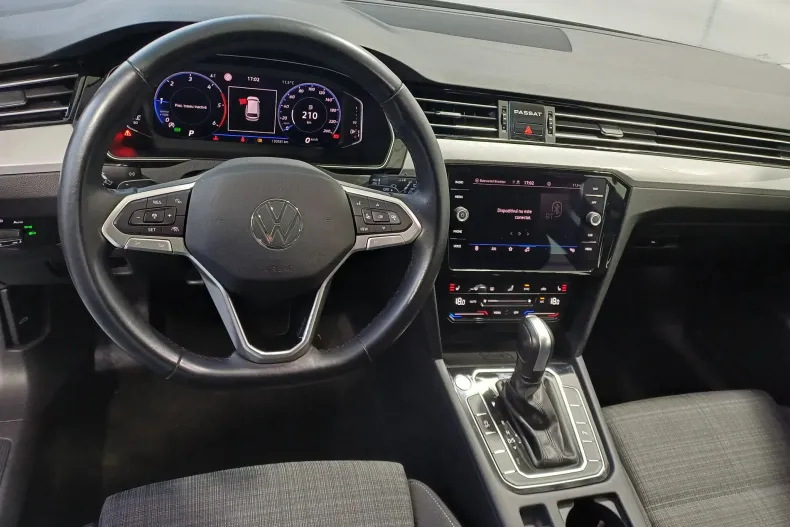 Volkswagen Passat din 2022 cu 130.581 km - oferta VOL156566 - foto 6