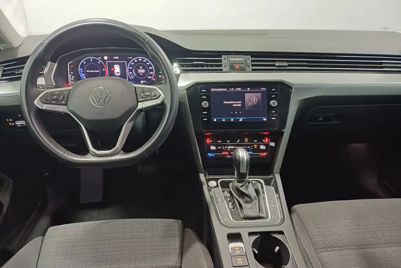 Volkswagen Passat din 2022 cu 130.581 km - oferta VOL156566 - foto 8