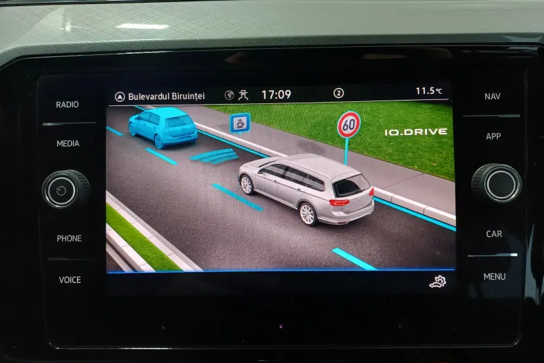 Volkswagen Passat din 2022 cu 130.581 km - oferta VOL156566 - foto 25